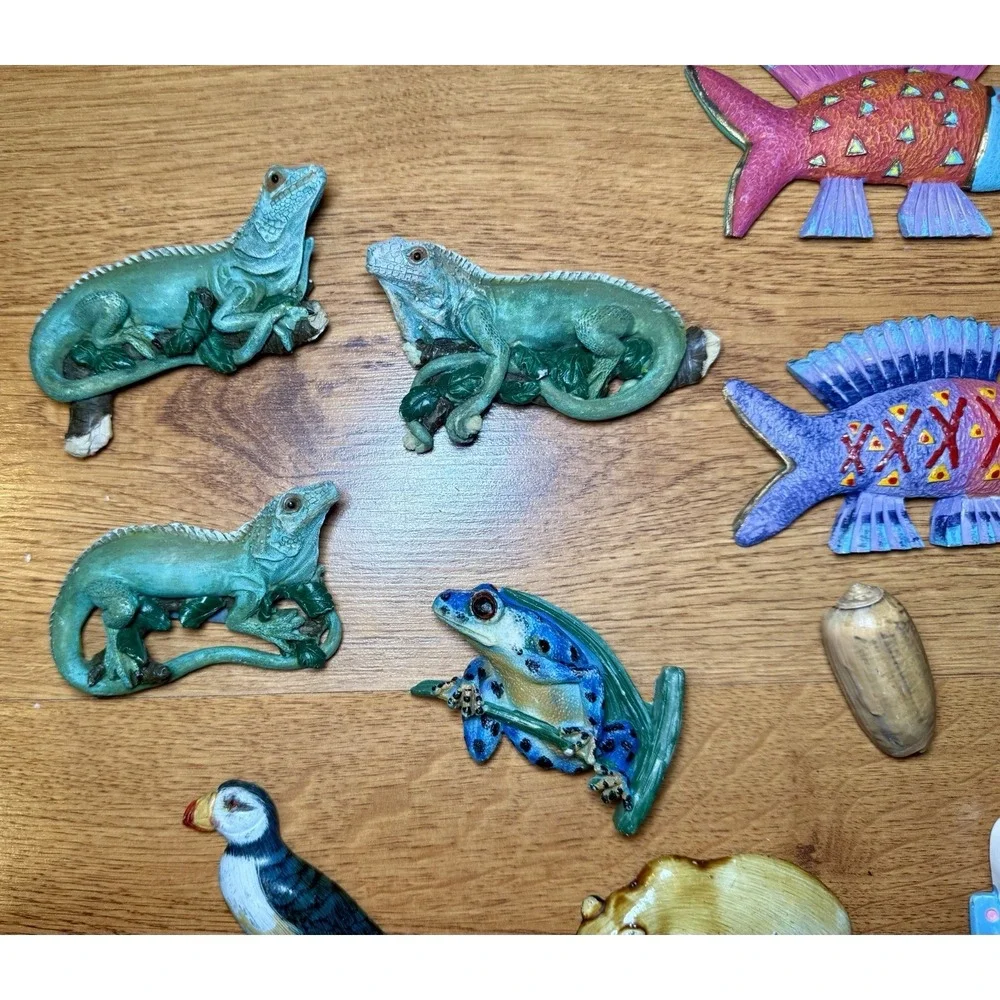 Vtg Animal Magnet Lot Iguana Frog Fish Bear Puffin Shells Tropical Decor Cottage